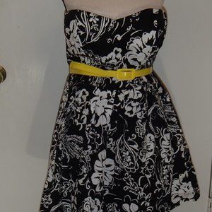 Speechless black/white floral dress with yellow belt